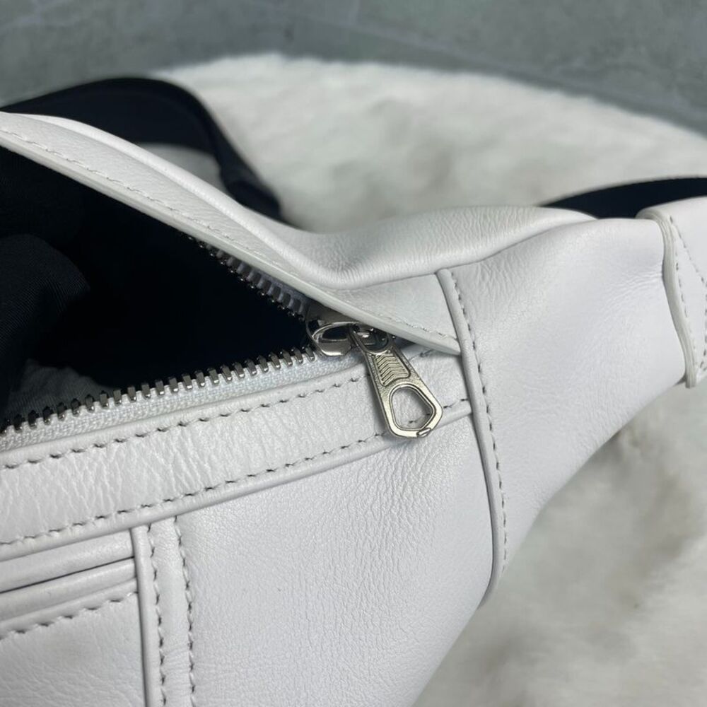 Balenciaga Women Pre-Loved Bag Very Good Condition - Picture 8 of 9